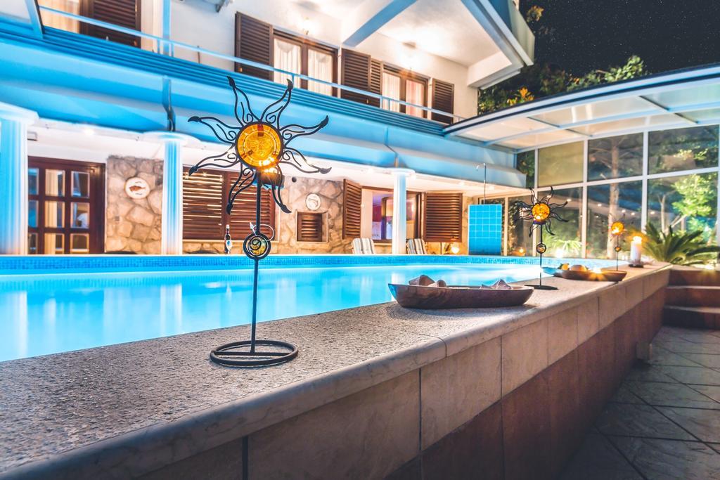 Villa Roses Apartments & Wellness Ičići Екстериор снимка