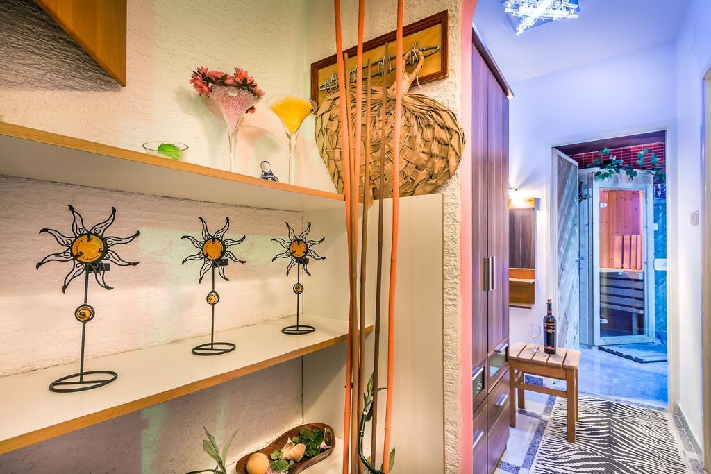 Villa Roses Apartments & Wellness Ičići Екстериор снимка