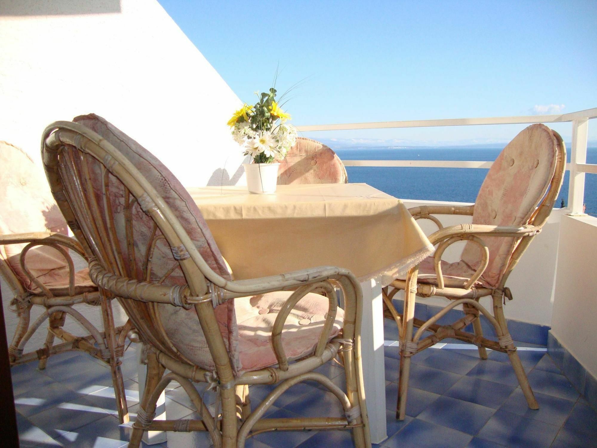 Villa Roses Apartments & Wellness Ičići Екстериор снимка