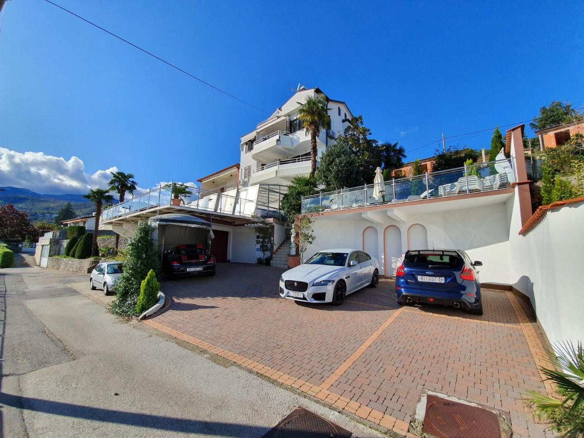Villa Roses Apartments & Wellness Ičići Екстериор снимка